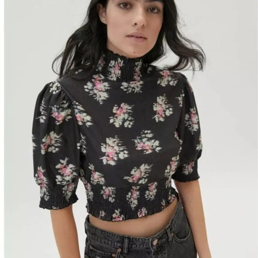 Urban Outfitters Noelle Open Back Crop Top Floral Medium